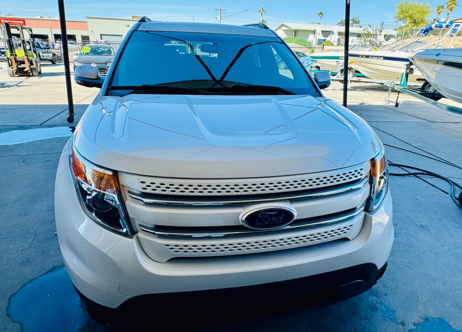 2011 White Ford Explorer (1FMHK7F80BG) , located at 2190 Hwy 95, Bullhead City, AZ, 86442, (928) 704-0060, 0.000000, 0.000000 - 2011 Ford Explorer Limited. Only 53k miles.. 3rd row . leather loaded . - Photo#2